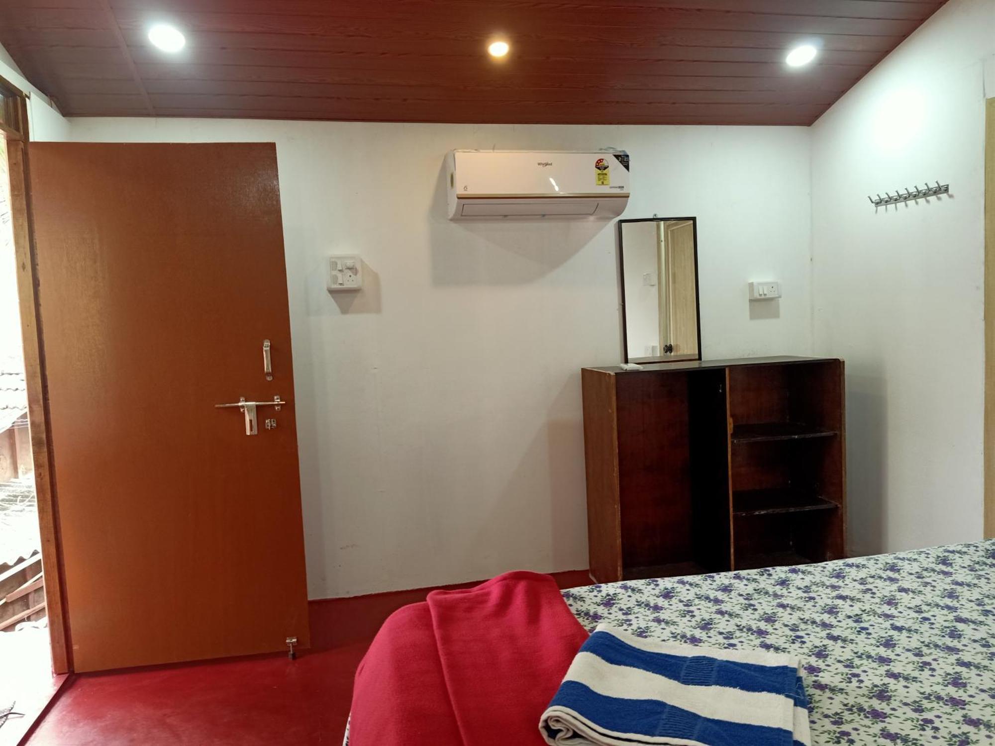 Hotel Shiv Sai Huts *