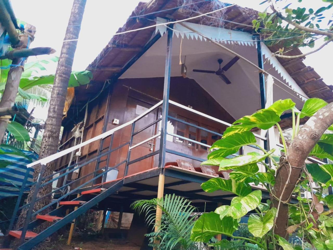 Shiv Sai Huts Hotel *